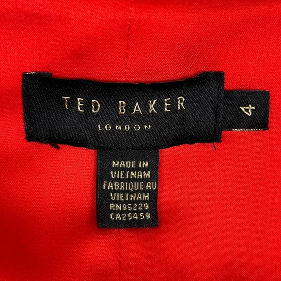 Structured Peplum Body- Con Red Dress - Picture 9 of 9